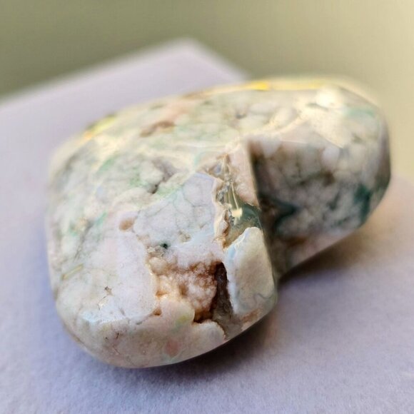 Heart-Shaped Cherry Blossom Agate ✦ Polished Green & White Palm Stone ✦ 30g - Picture 6 of 9